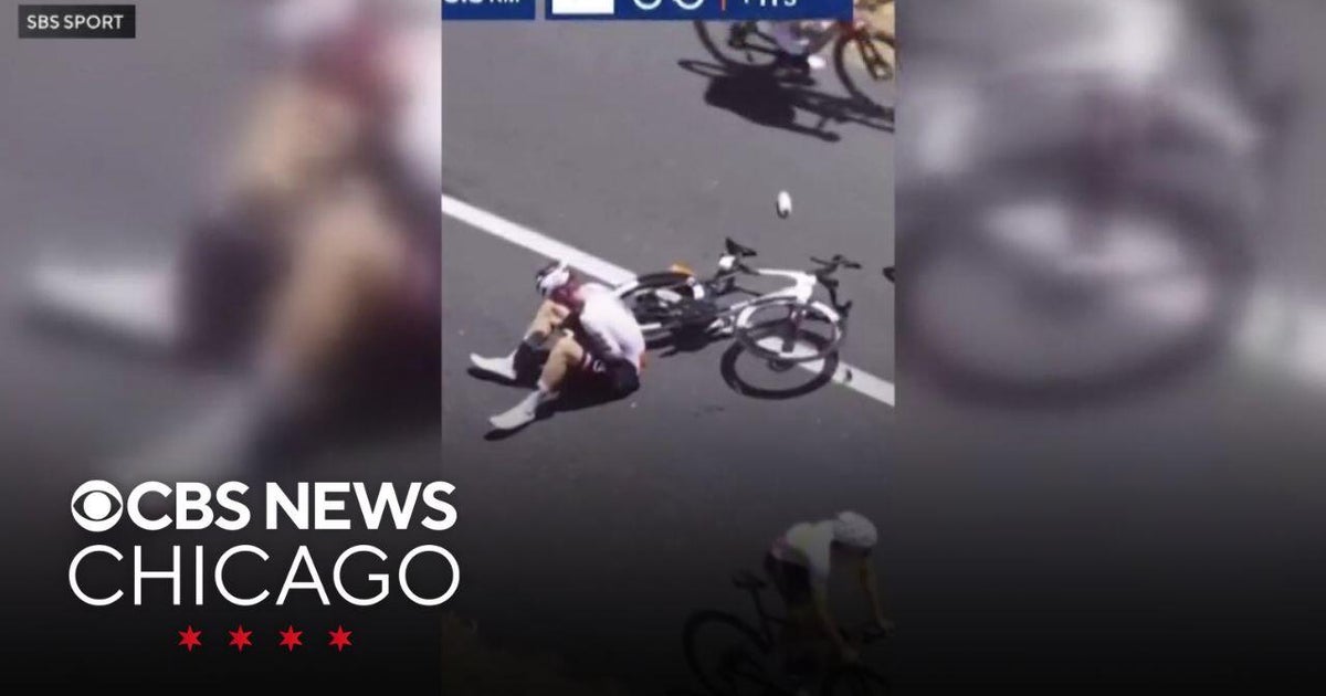 Kangaroo knocks cyclist Jay Vine off bike during race in Australia ...