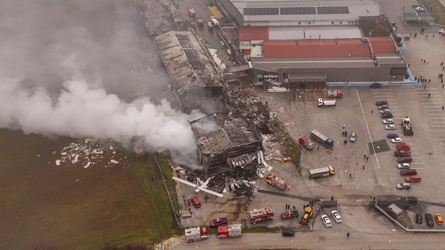 Fire at food factory in central Greece 