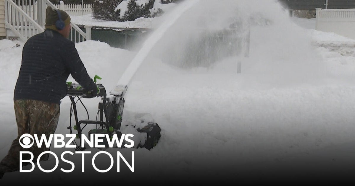 Residents spend hours cleaning up 20" of snow in Andover, Massachusetts