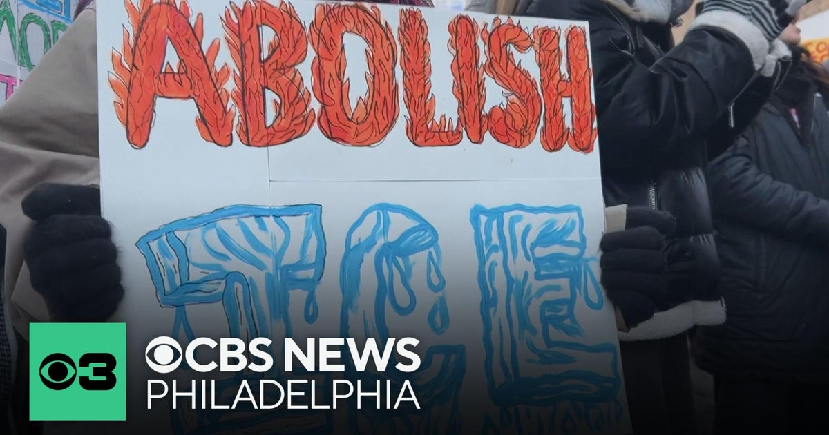 Philadelphia protesters rally in support of Minnesota after second deadly shooting by federal agents