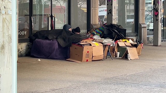 New Yorkers experiencing homelessness camped out on city streets 