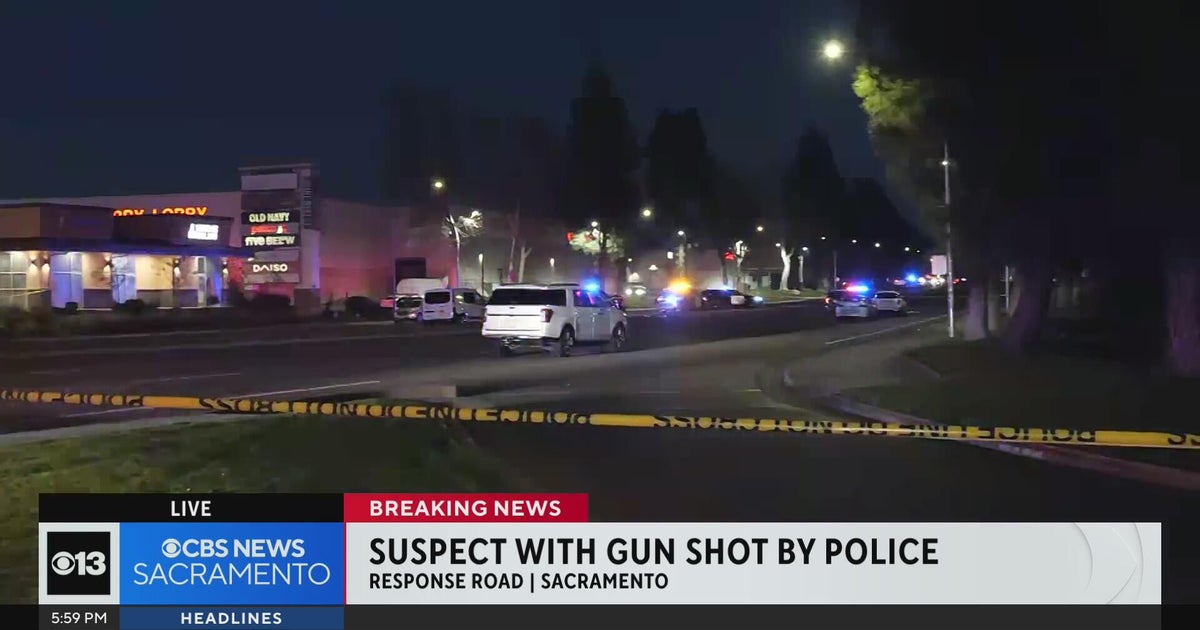 Suspect with gun shot by police following bank robbery in Sacramento ...