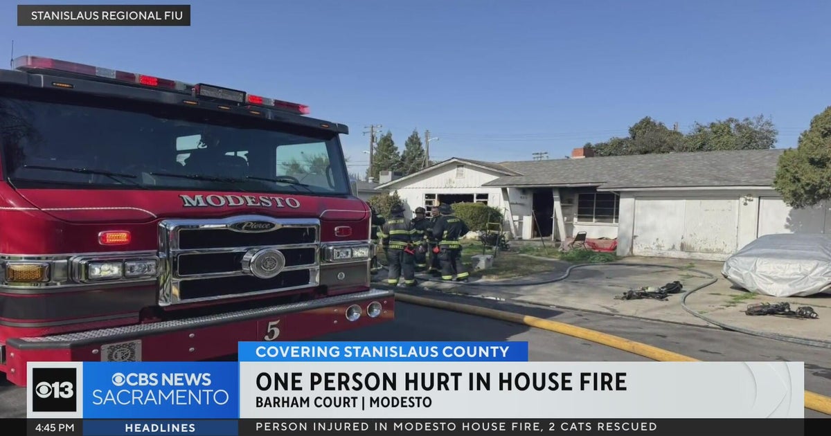 1 injured, 2 cats rescued from Modesto house fire