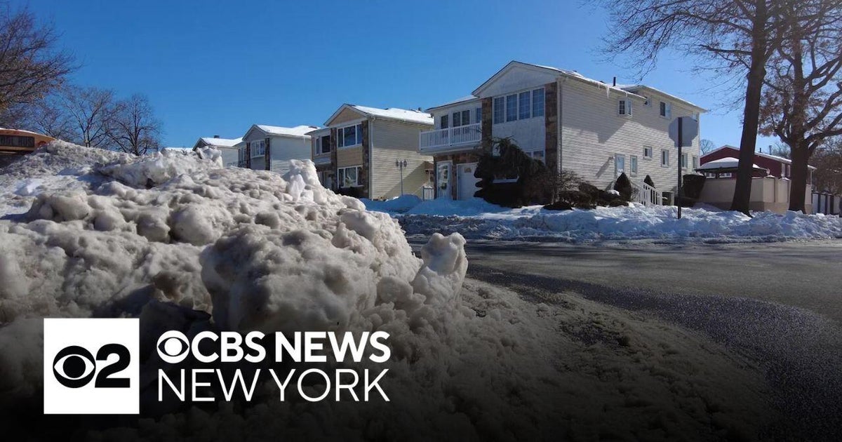 Staten Island frustrated with snow removal operation