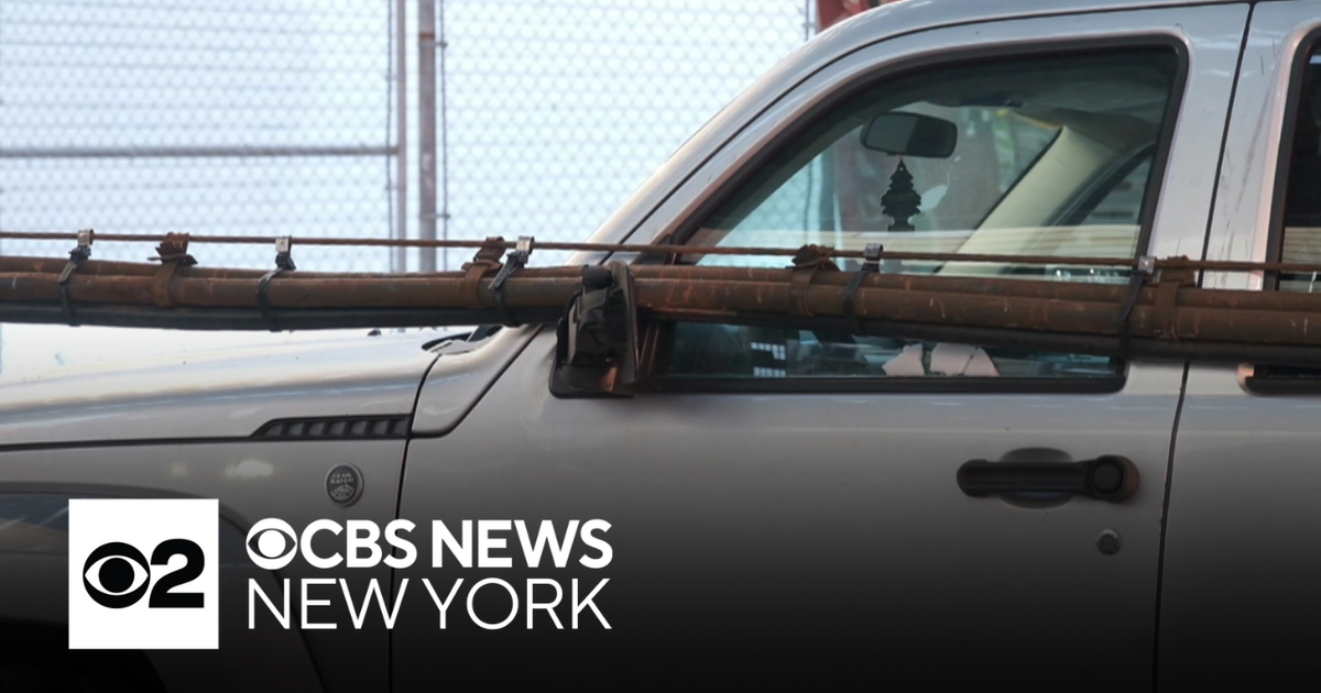 Cable falls on cars in Brooklyn