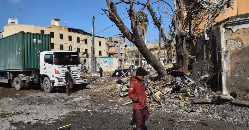 Най-малко 145 души са убити при множество атаки в Югозападен Пакистан