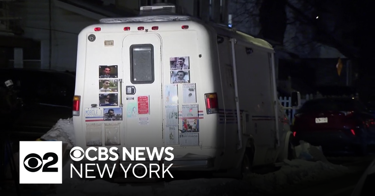 Man, dog found dead in mobile veterinary van in Queens - CBS New York