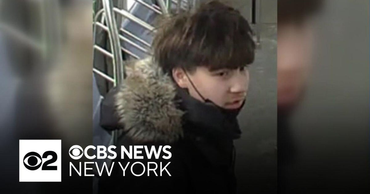 Suspect wanted in teen subway slashing, NYPD says - CBS New York