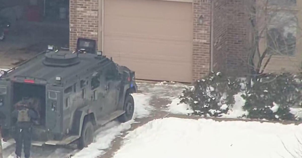 Police take suspect into custody after standoff in Livonia - CBS Detroit