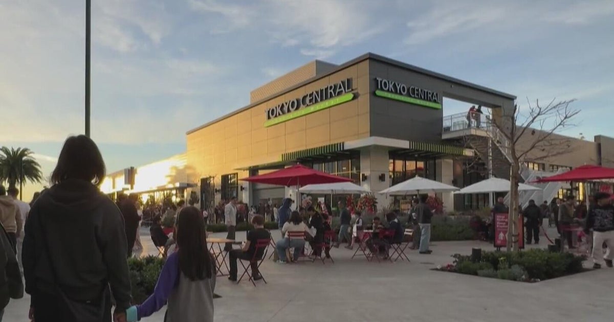 New Emeryville supermarket Tokyo Central draws big crowds