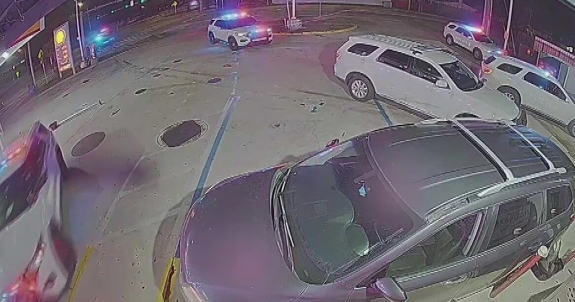 Armed carjacking in Miami leads to arrest, police say - CBS Miami