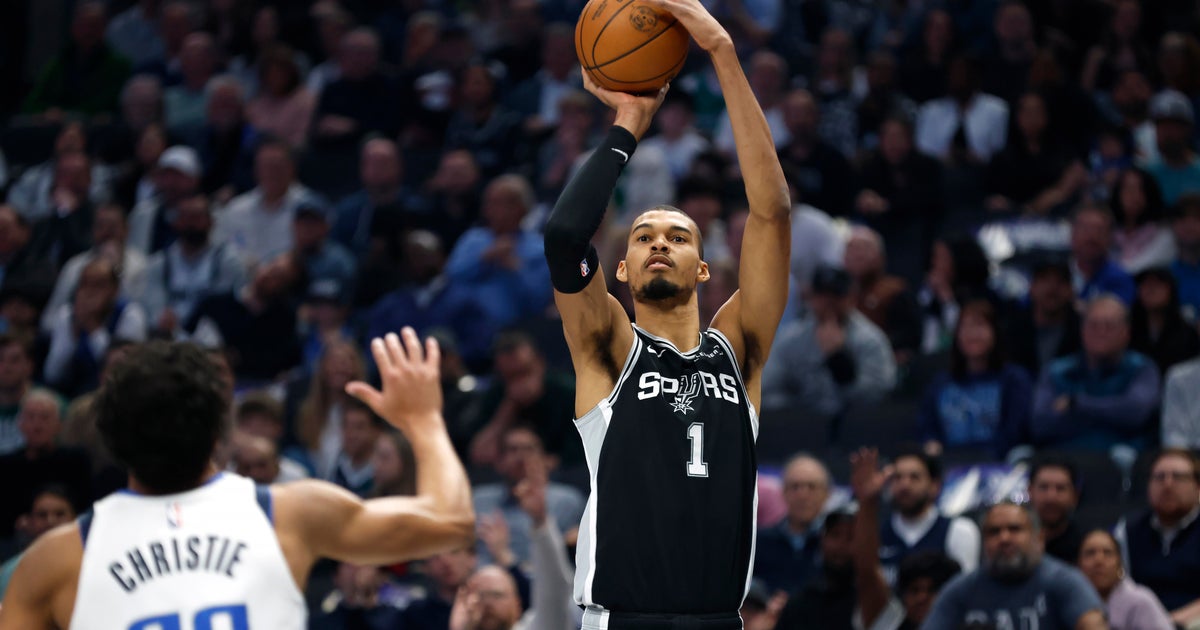 Wembanyama drops 29 as Spurs beat Mavericks despite Cooper Flagg's 30-point streak