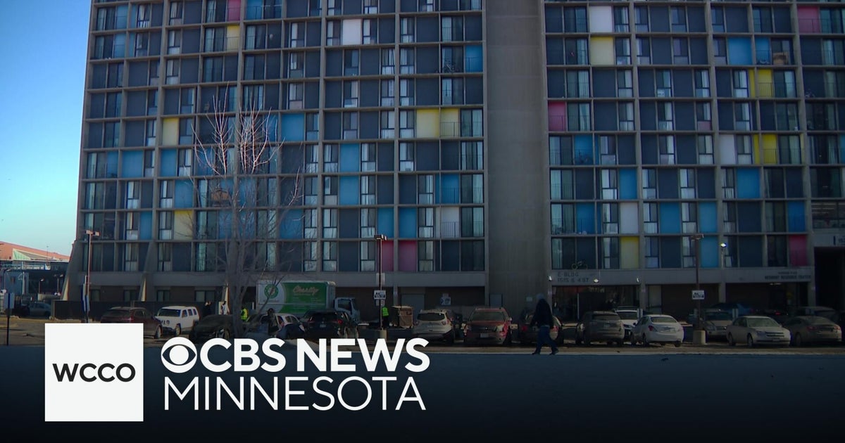 Residents of flooded Minneapolis apartment units receive food donations