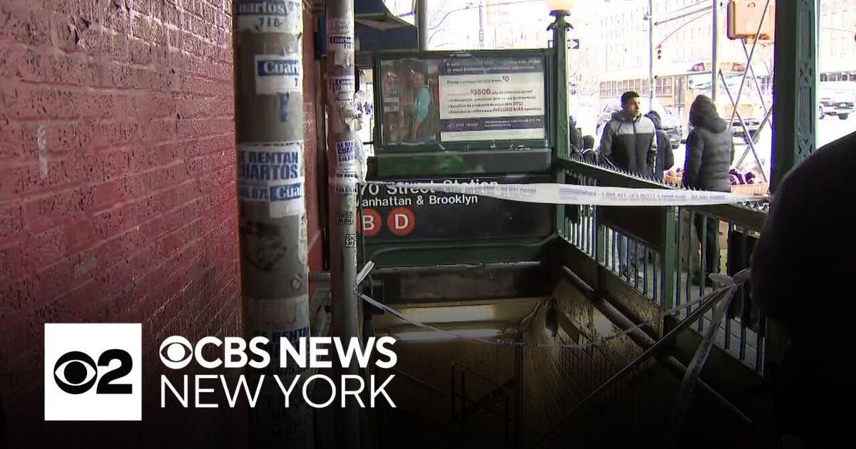 Man shot to death on Bronx subway station platform