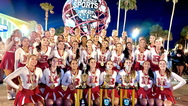 redondo-union-cheer-team.png 