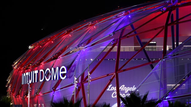 Sacramento Kings v Los Angeles Clippers 