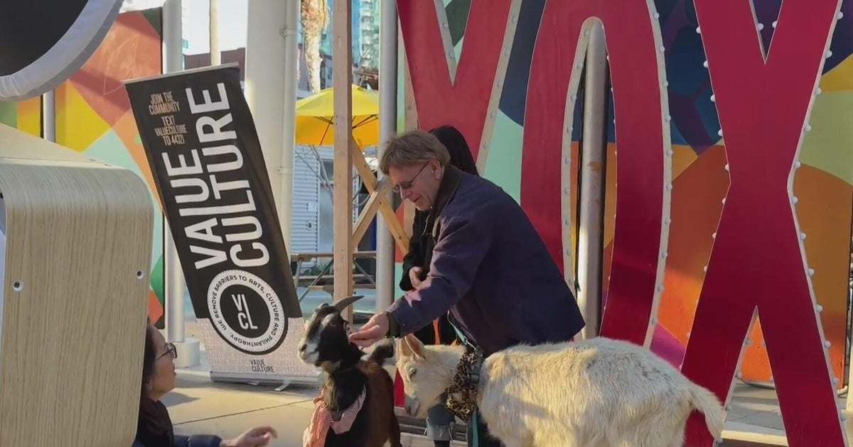 San Francisco Valentine's tradition returns, providing small business boost