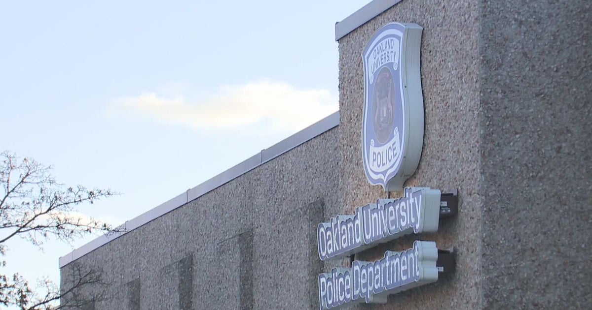 Police continue searching for second suspect in Oakland University stabbing