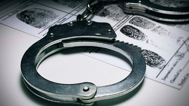 handcuffs fingerprints 