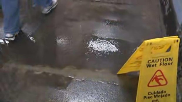 North Philadelphia SEPTA station closed due to water leaking from ceiling 