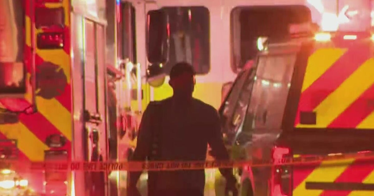 Crews rush to extinguish house fire in North Miami