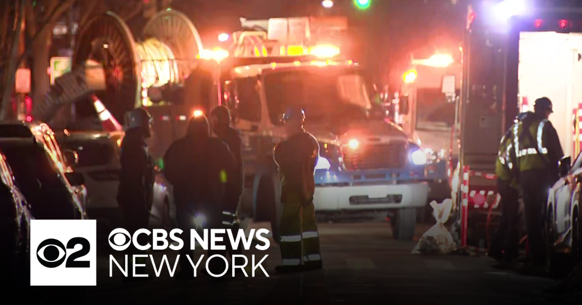 Hundreds of Brooklyn residents without power overnight - CBS New York