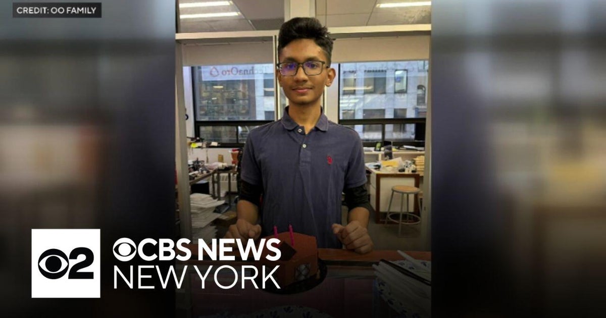 Man badly burned in Queens fire dies from injuries - CBS New York