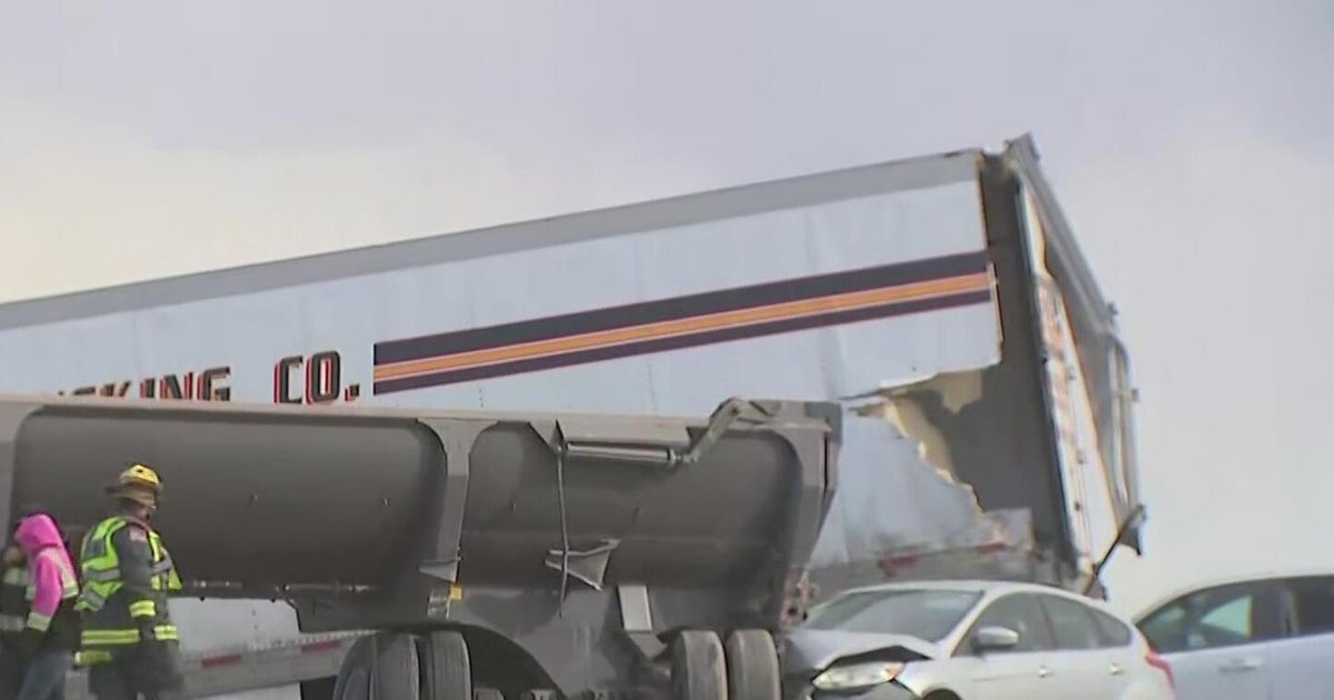 4 dead in crash on I-25 in Colorado involving dozens of vehicles - CBS ...