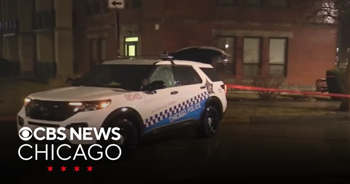 Man dies after being shot several times on Chicago's South Side - CBS ...