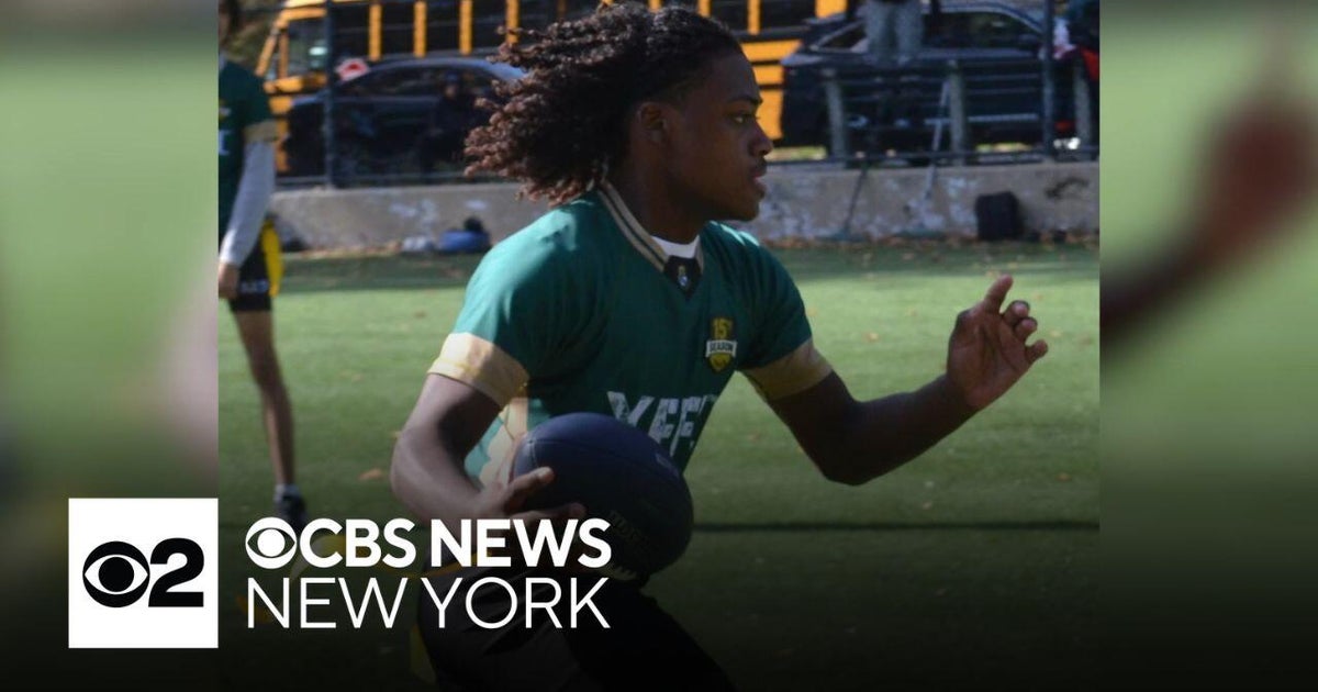 Vigil held for teen killed in Bronx shooting - CBS New York