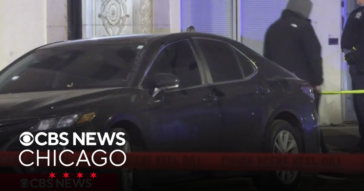 Man shot, critically injured in Rogers Park - CBS Chicago