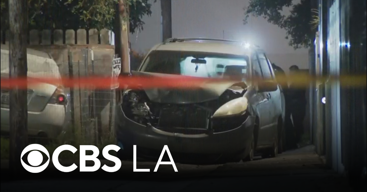 Suspect hospitalized after LAPD pursuit crash in Hollywood - CBS Los ...