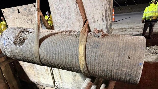 damaged-pipe-slider.jpg 