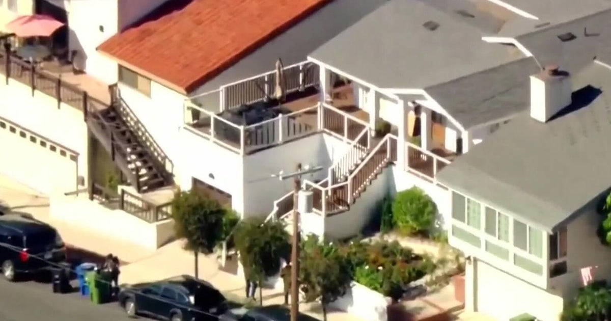 FBI raids the home and office of former Miami-Dade Schools superintendent in Los Angeles