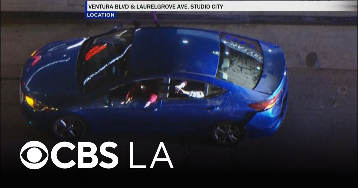 High-speed Los Angeles police pursuit ends in in Studio City - CBS Los ...