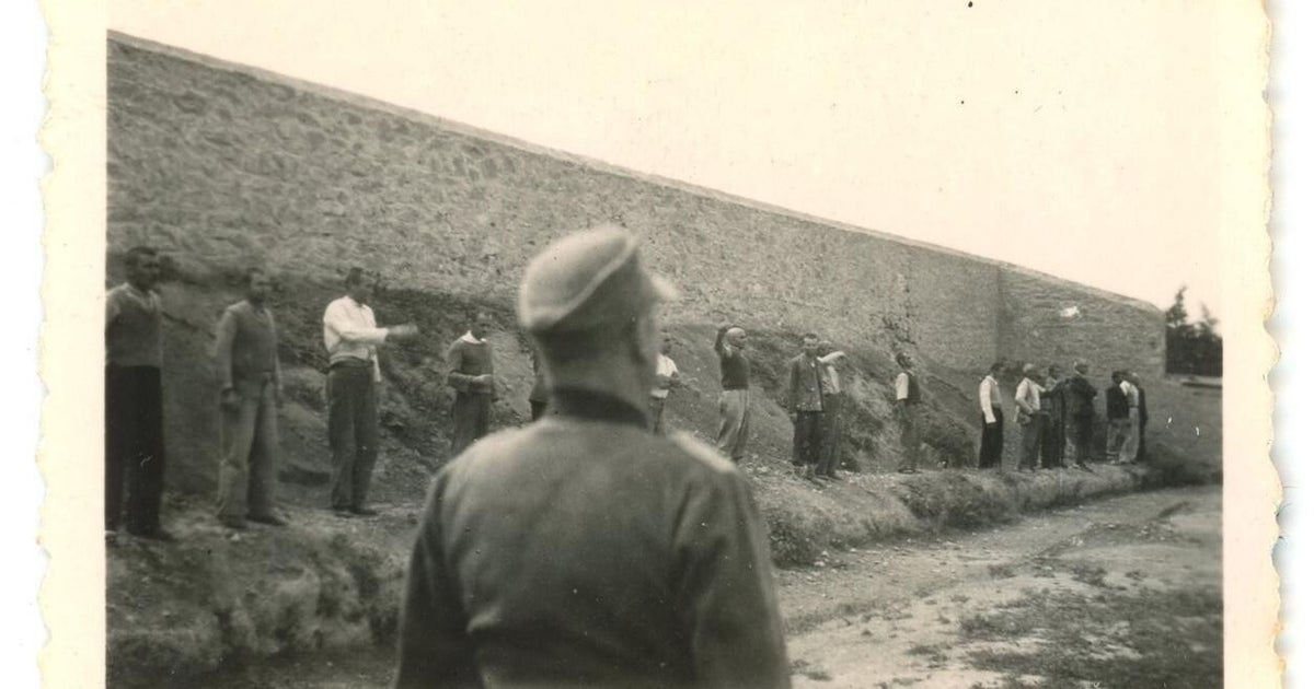 Photos showing last moments of men executed by Nazis appear on eBay