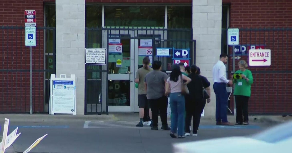 Crockett calls for Dallas County to extend voting hours after party ...