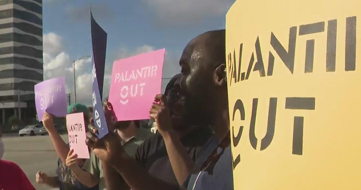 Protestors stage an “unwelcome party” for Palantir’s move to Miami, claiming that its technology helps ICE with deportations