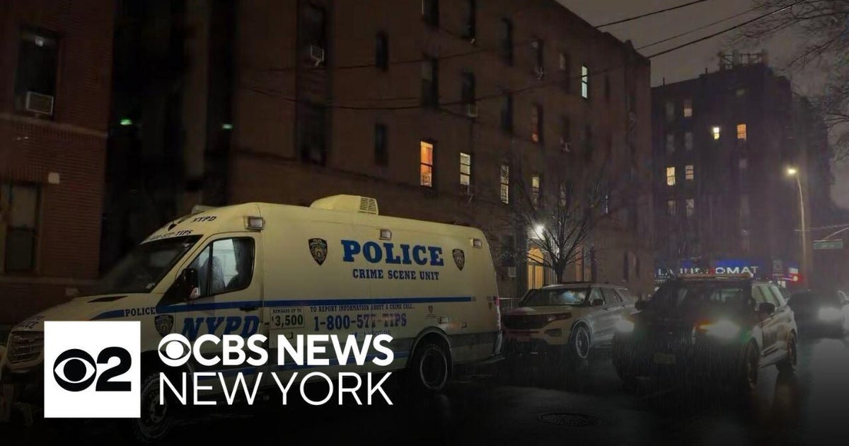 75-year-old man fatally slashed in Queens apartment building - CBS New York