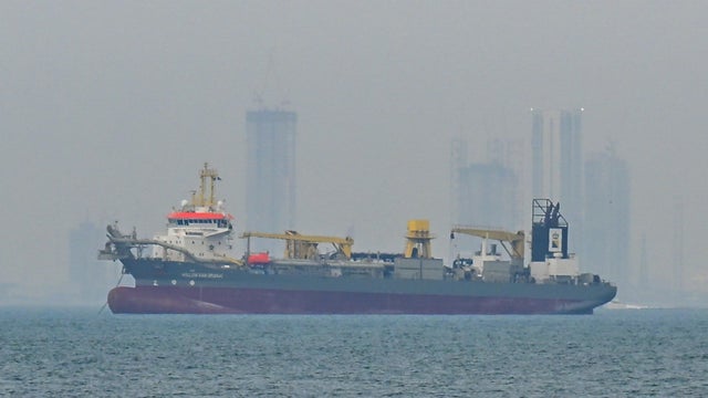 Commercial vessels divert to UAE coasts amid navigation issues 