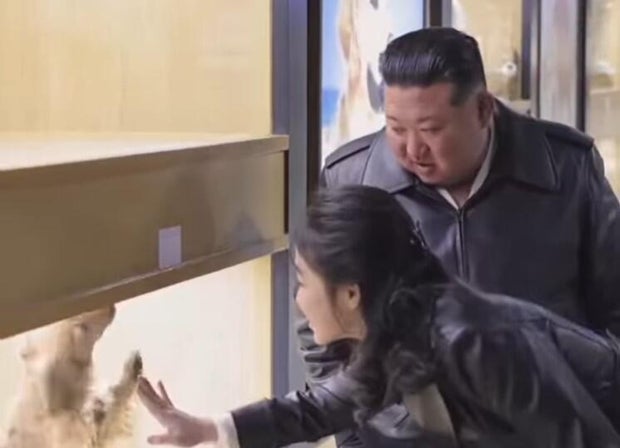 kim-jong-un-daughter-puppy.jpg 