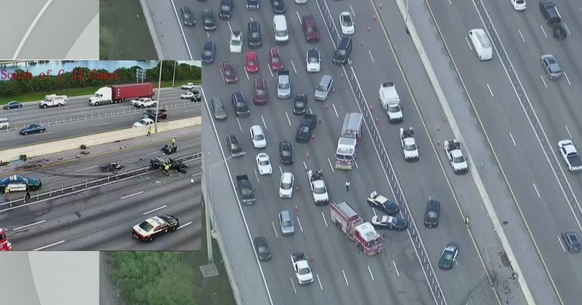 2 people sent to the hospital after a bad crash at I-95 southbound in Oakland Park