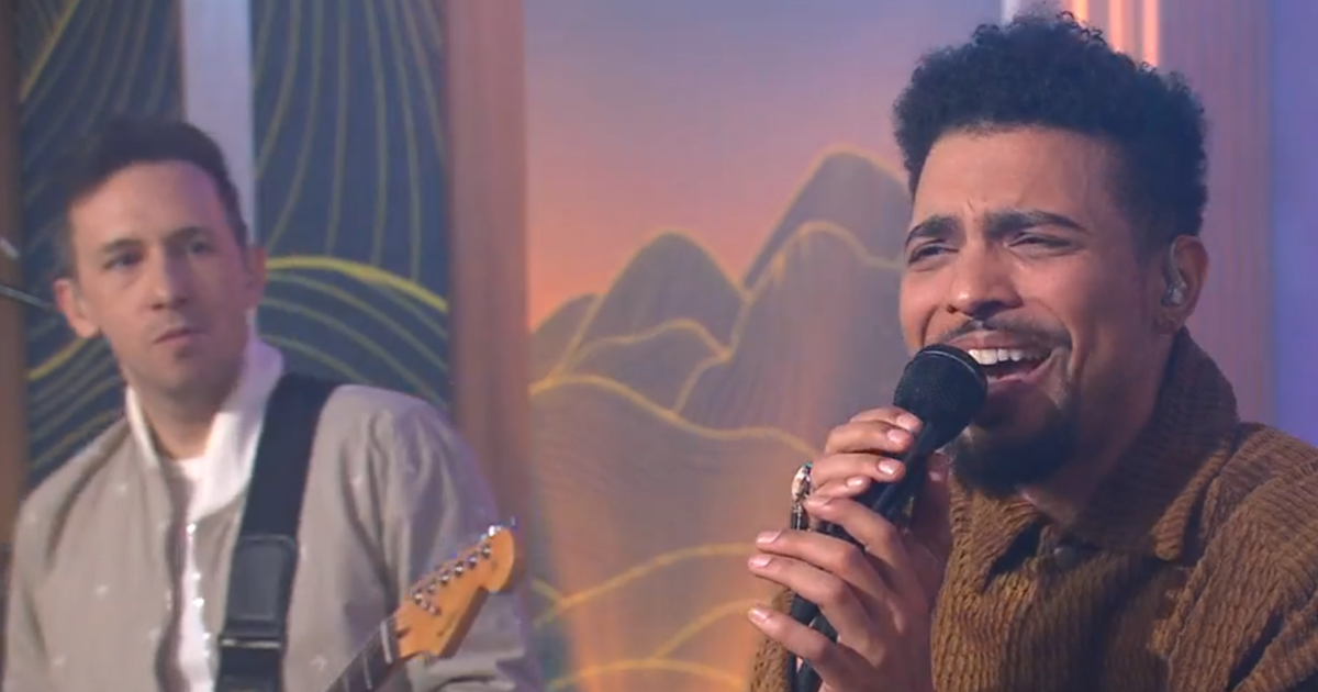 Saturday Sessions: Cory Wong performs “Roses Fade” with Devon Gilfillian  www.cbsnews.com