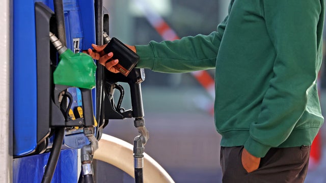 'It's unbearable': As Iran war intensifies, gas prices surge in Mass., leaving drivers frustrated 