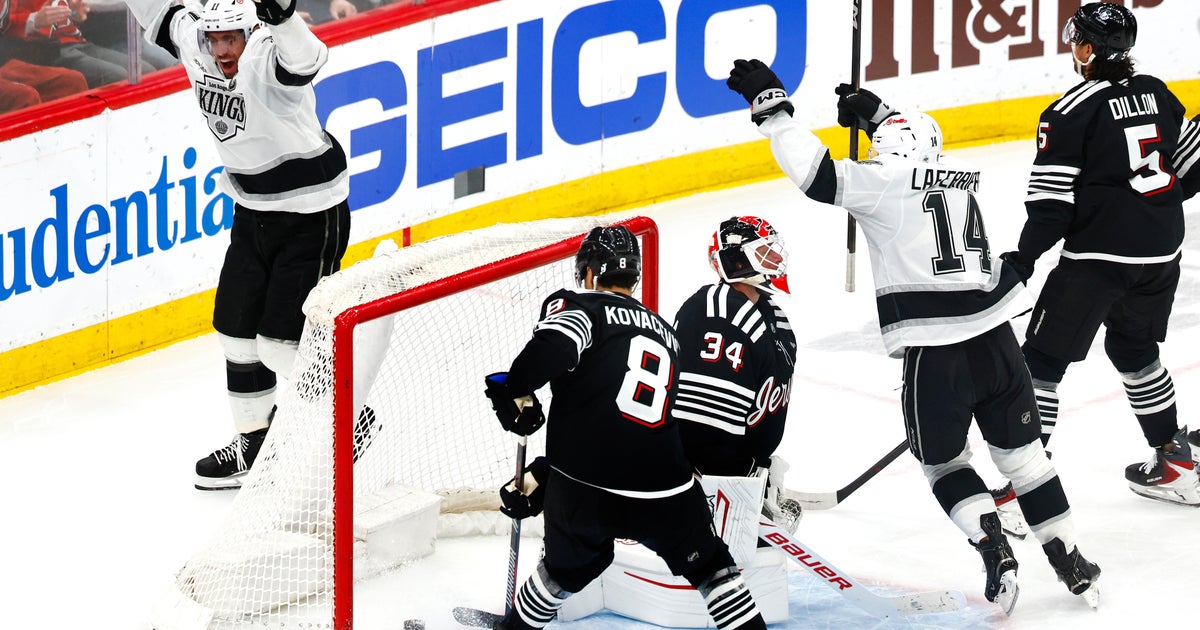 Anze Kopitar sets Kings' franchise points record with 2 goals against Devils