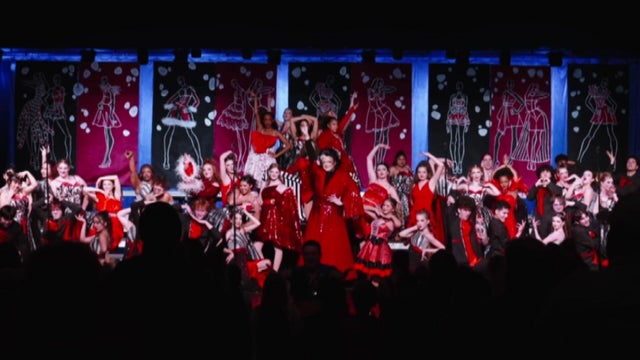 5p-pkg-show-choir-stuck-wccoa10f-00-01-5711.jpg 