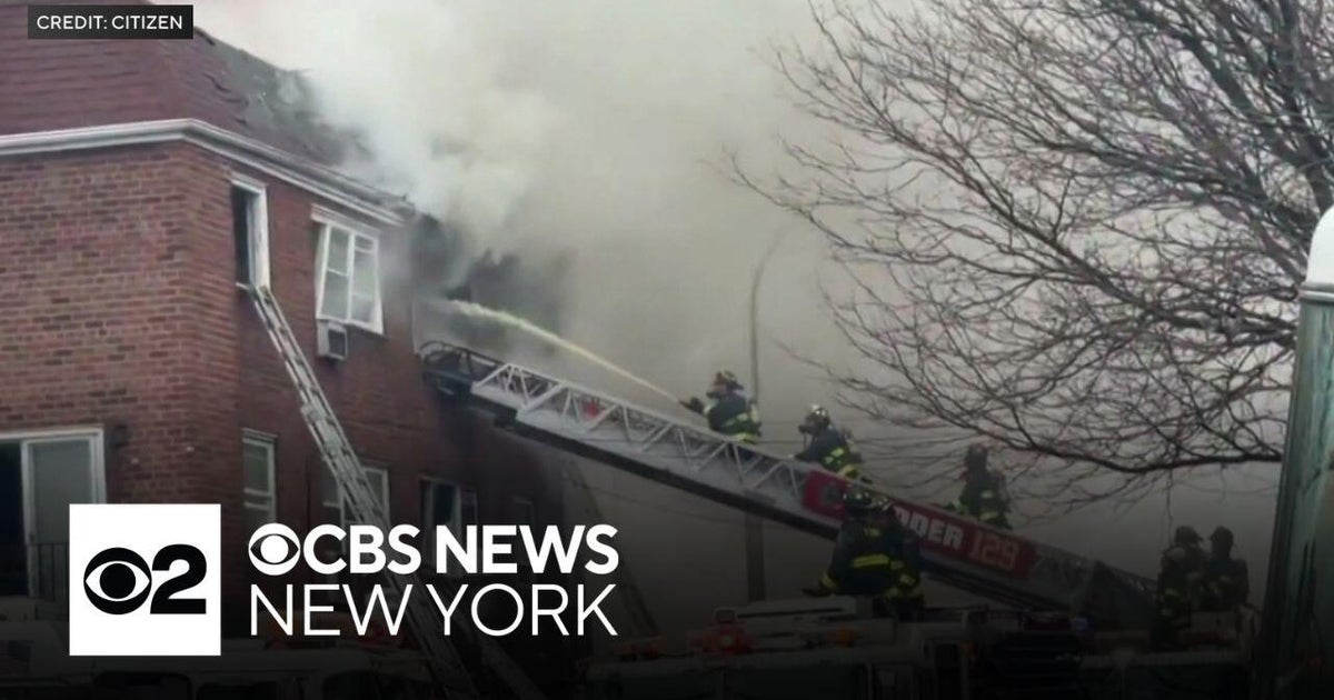 4 dead after fire in Flushing, Queens - CBS New York