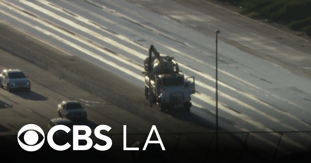 10 Freeway closed in Fontana after overturned big rig spills gallons of ...