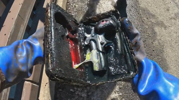 Derringer found river 