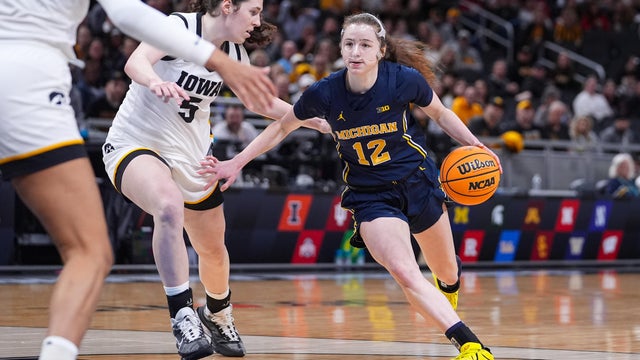 B10 Michigan Iowa Basketball 